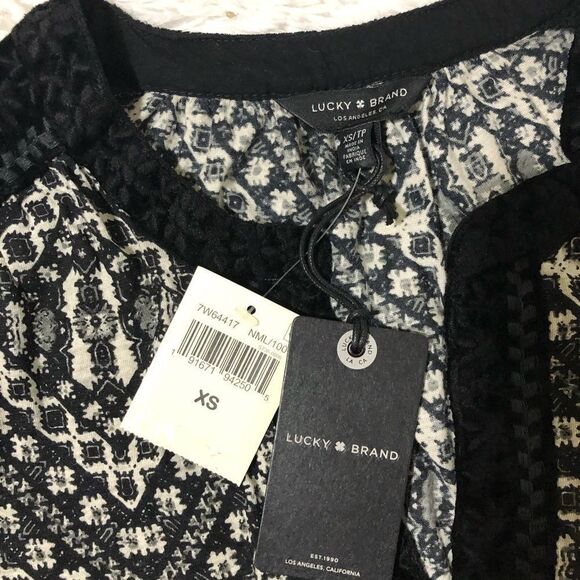 LUCKY BRAND Longsleeved printed top felt v neck XS - Picture 6 of 10